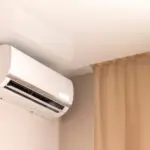white-air-conditioner-in-modern-room-6898G8S.jpg